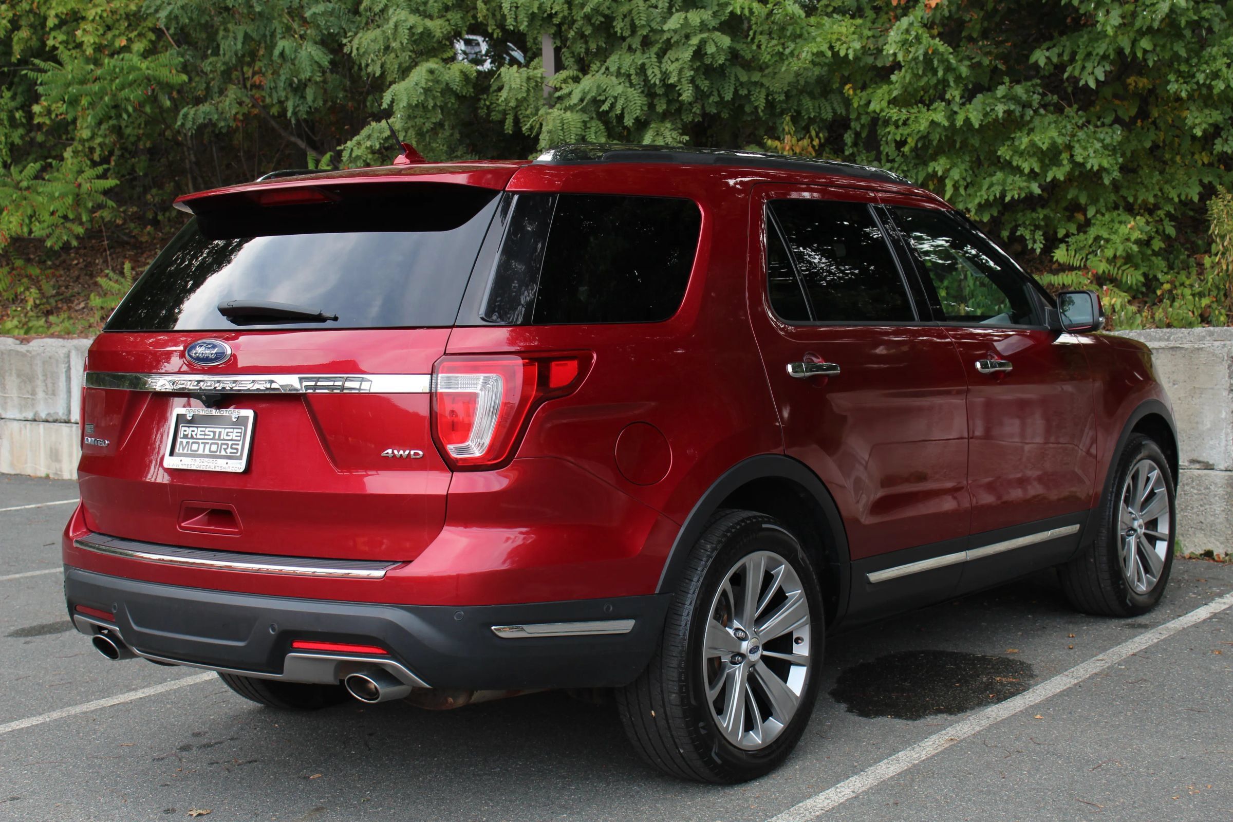 Used 2018 Ford Explorer Limited w/ Equipment Group 301A AWD/4WD image 9