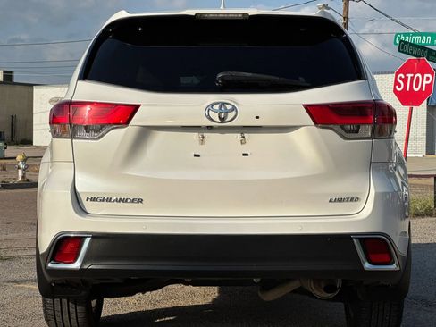 Used 2019 Toyota Highlander Limited FWD image 6