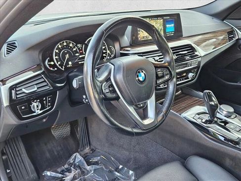 Used 2018 BMW 530e xDrive image 10