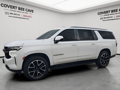 Used 2023 Chevrolet Suburban RST image 4