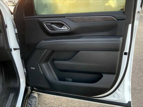 Used 2023 Chevrolet Tahoe Z71 w/ Luxury Package image 20