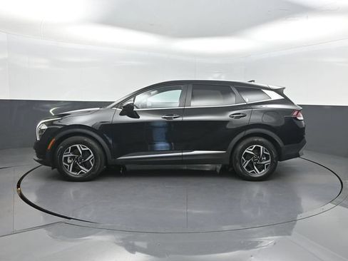 Used 2023 Kia Sportage LX FWD image 2