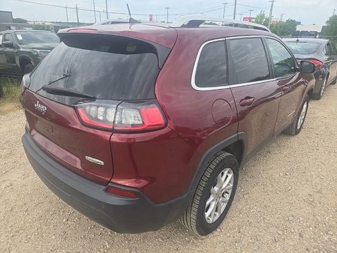 Used 2019 Jeep Cherokee Latitude Plus AWD/4WD image 3