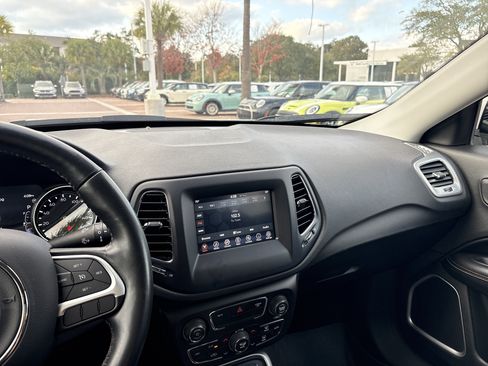 Used 2021 Jeep Compass Latitude w/ Convenience Group image 28