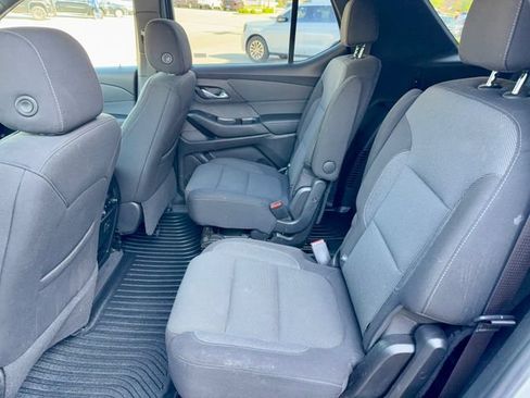 Used 2022 Chevrolet Traverse LT AWD/4WD image 11