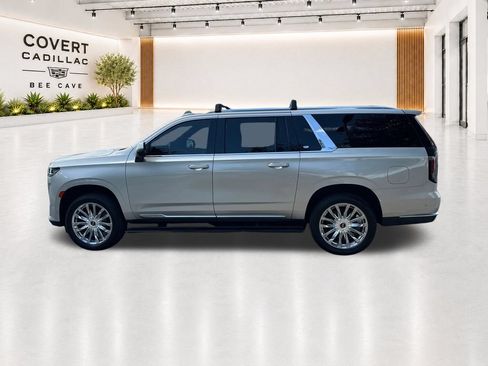 Used 2023 Cadillac Escalade ESV Premium Luxury w/ Performance Package AWD/4WD image 6