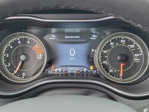 Used 2022 Jeep Cherokee Trailhawk AWD/4WD image 25