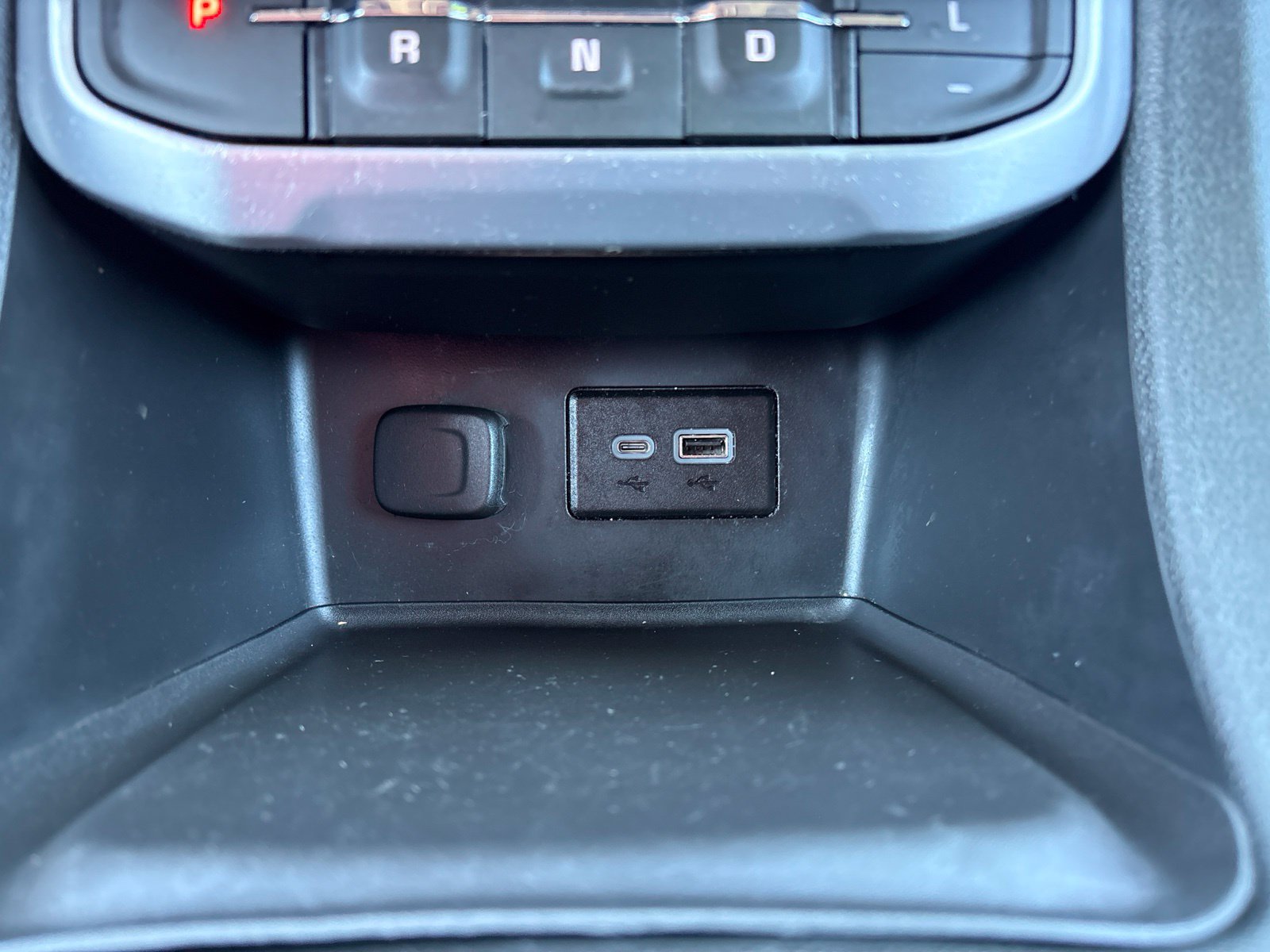 Used 2021 GMC Acadia SLE w/ Driver Convenience Package FWD image 21
