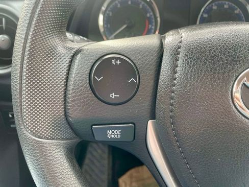 Used 2019 Toyota Corolla L image 20