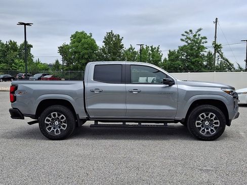 Used 2024 Chevrolet Colorado Z71 w/ Z71 Convenience Package 2 AWD/4WD image 10