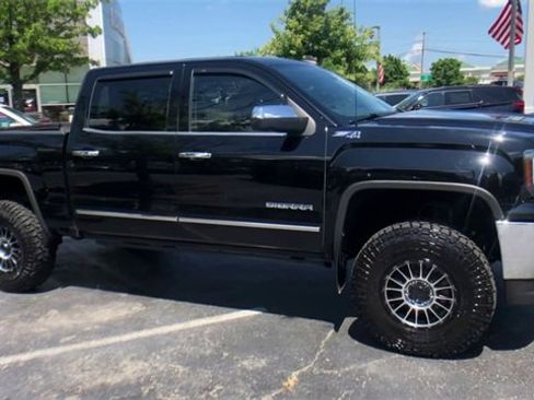 Used 2017 GMC Sierra 1500 SLT image 2