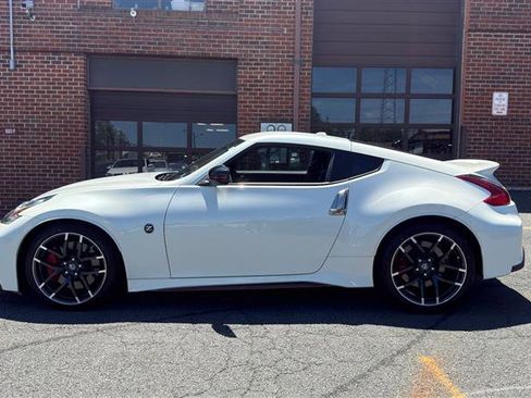 Used 2018 Nissan 370Z NISMO RWD image 8