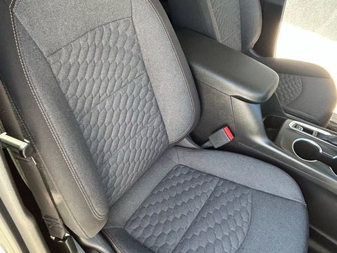 Used 2021 Chevrolet Equinox LT image 14