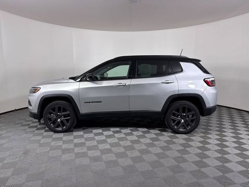 Used 2026 Jeep Compass Limited image 13