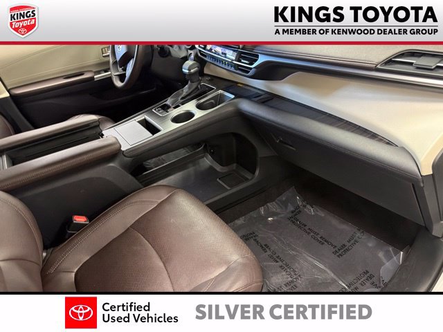 Used 2022 Toyota Sienna Platinum FWD image 14
