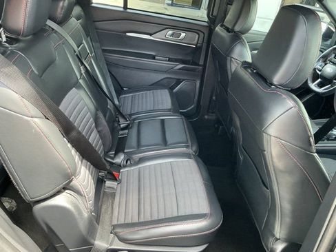 Used 2025 Ford Explorer ST-Line w/ ST-Line Street Pack AWD/4WD image 20