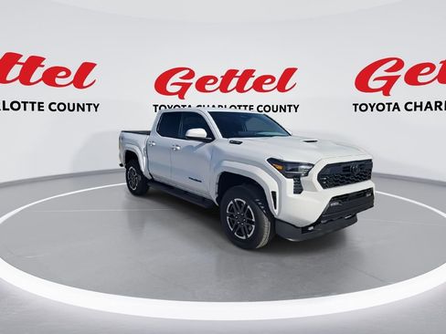 New 2025 Toyota Tacoma TRD Sport image 2