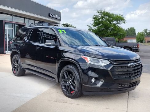 Used 2021 Chevrolet Traverse Premier w/ Redline Edition AWD/4WD image 16