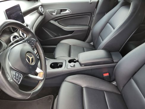 Used 2017 Mercedes-Benz CLA 250 image 20