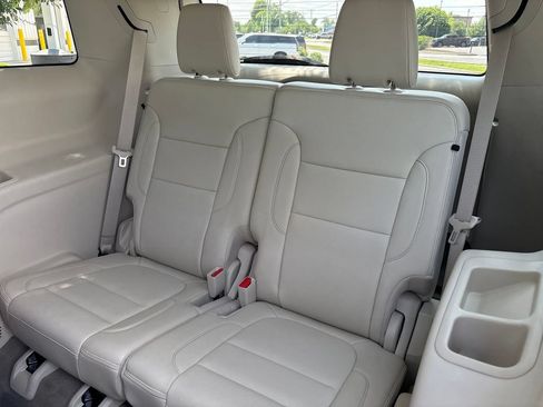Certified 2023 GMC Acadia Denali w/ Denali Ultimate Package FWD image 43