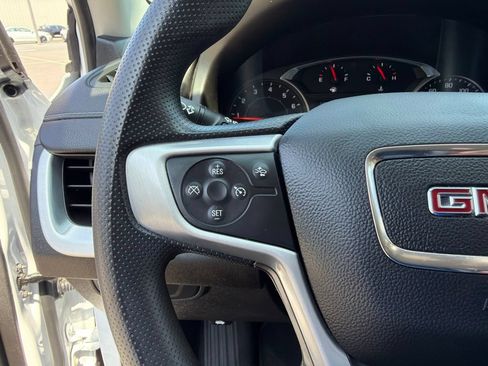 Used 2023 GMC Terrain SLE w/ Driver Convenience Package FWD image 19
