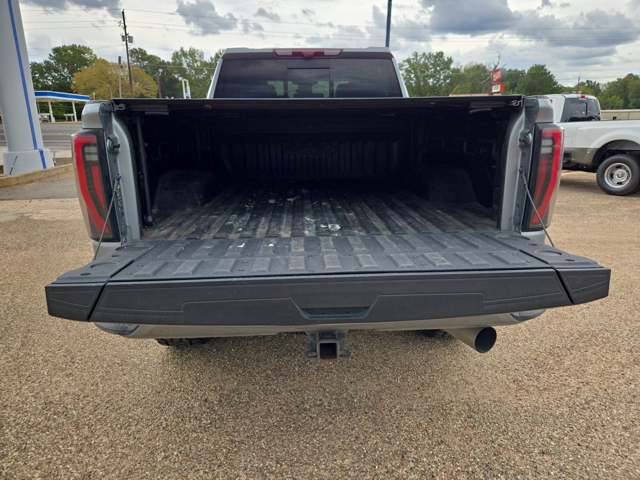 Used 2024 GMC Sierra 2500 AT4 w/ AT4 Premium Plus Package AWD/4WD image 18