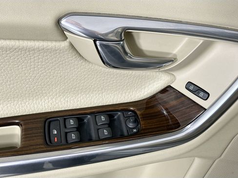 Used 2014 Volvo S60 T5 image 16