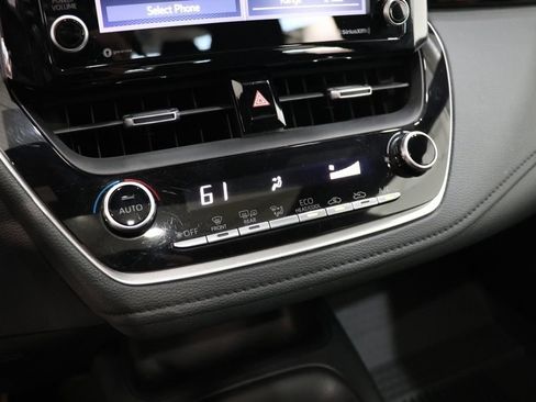 Used 2022 Toyota Corolla SE w/ SE Premium Package FWD image 25