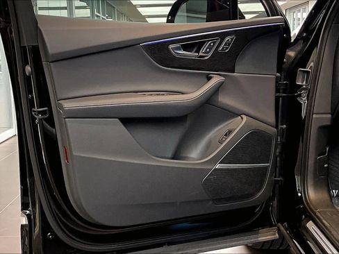 Certified 2025 Audi Q7 Premium Plus w/ Premium Plus Package image 21