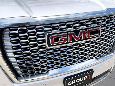 Used 2023 GMC Yukon Denali RWD image 30