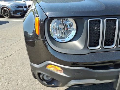 Used 2023 Jeep Renegade Latitude AWD/4WD image 9