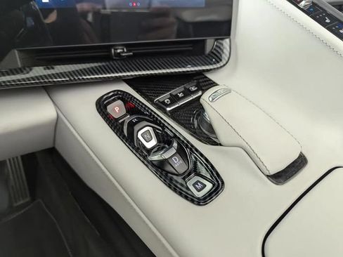 Used 2024 Chevrolet Corvette Stingray Premium Conv w/ Z51 Performance Package RWD image 26
