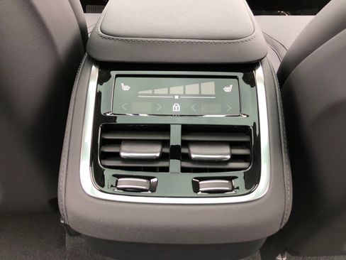 New 2026 Volvo XC90 B6 Plus w/ Protection Package Premier image 37