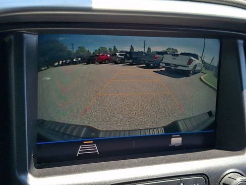 Used 2022 Chevrolet Colorado LT w/ LT Convenience Package RWD image 18