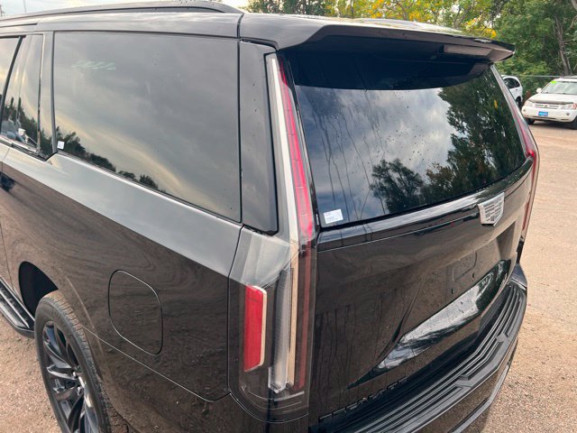 Used 2023 Cadillac Escalade ESV Sport w/ LPO, ONYX Package AWD/4WD image 10