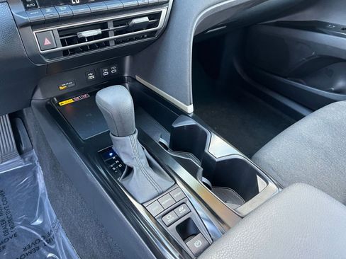 Used 2025 Toyota Camry LE image 37