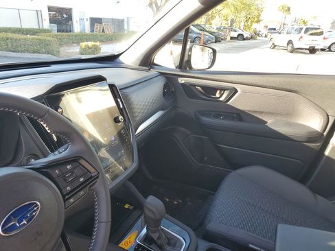 Used 2025 Subaru Forester Premium image 22