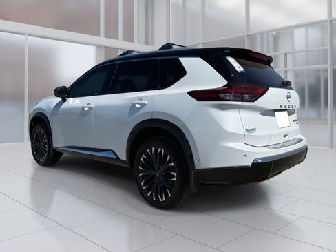 New 2026 Nissan Rogue Platinum w/ Platinum Premium Package image 3