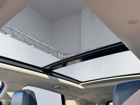 Used 2017 Cadillac XT5 Luxury w/ Driver Awareness Package image 20