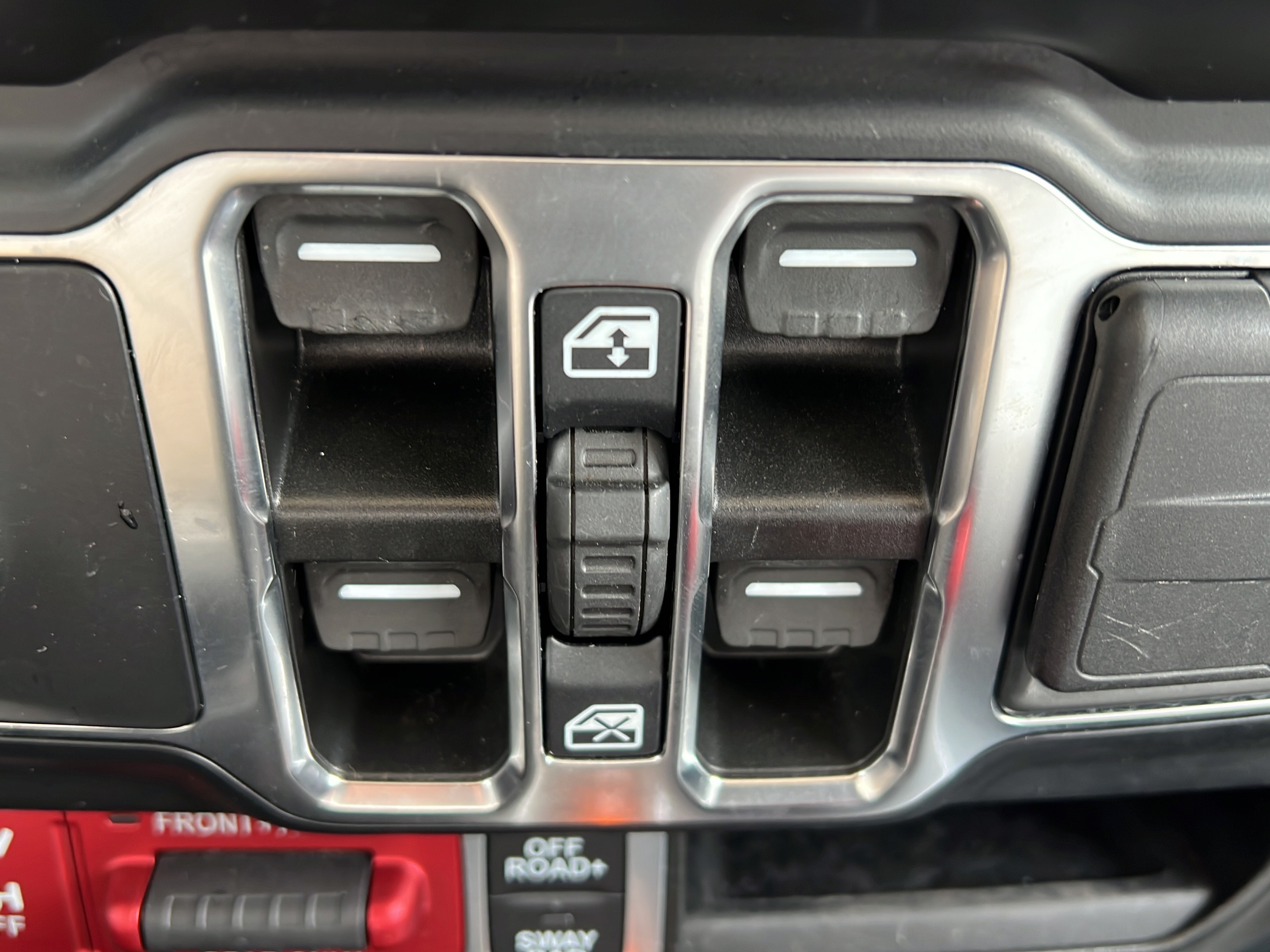 Used 2022 Jeep Gladiator Rubicon w/ Cold Weather Group AWD/4WD image 20
