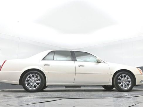 Used 2008 Cadillac DTS w/ Sun And Sound Package image 49