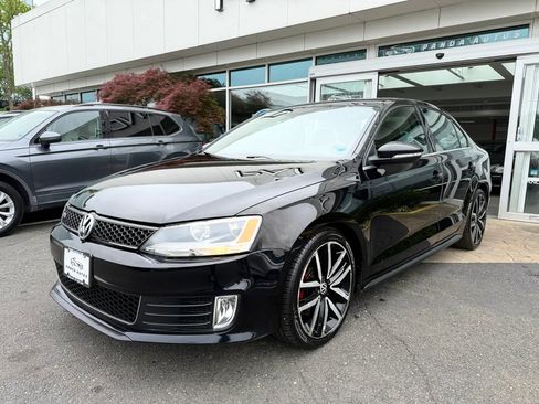 Used 2013 Volkswagen Jetta GLI Autobahn FWD image 3