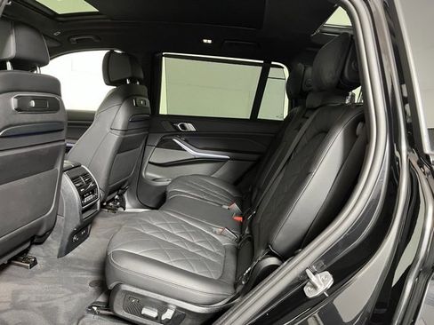 Used 2023 BMW X7 xDrive40i w/ Executive Package image 18