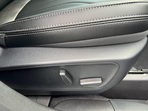 New 2026 Ford Escape SE w/ PHEV Premium Package FWD image 16