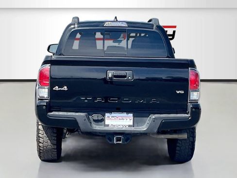 Used 2021 Toyota Tacoma Limited AWD/4WD image 6