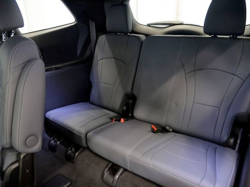 Used 2024 Buick Enclave Essence w/ Experience Buick Package image 29