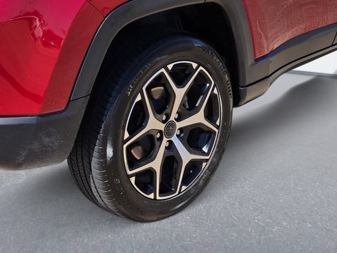 Used 2025 Jeep Compass Limited AWD/4WD image 12