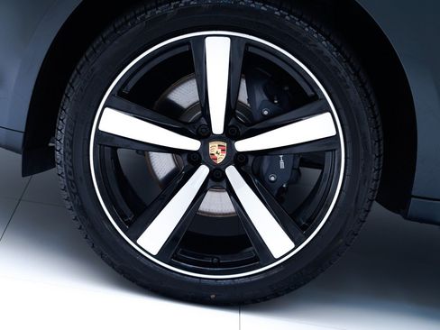 Certified 2026 Porsche Macan Turbo AWD/4WD image 12