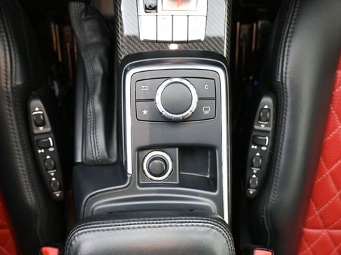 Used 2017 Mercedes-Benz G 63 AMG 4MATIC image 19