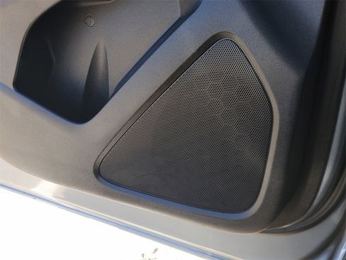 Used 2023 Chevrolet Equinox LS image 30